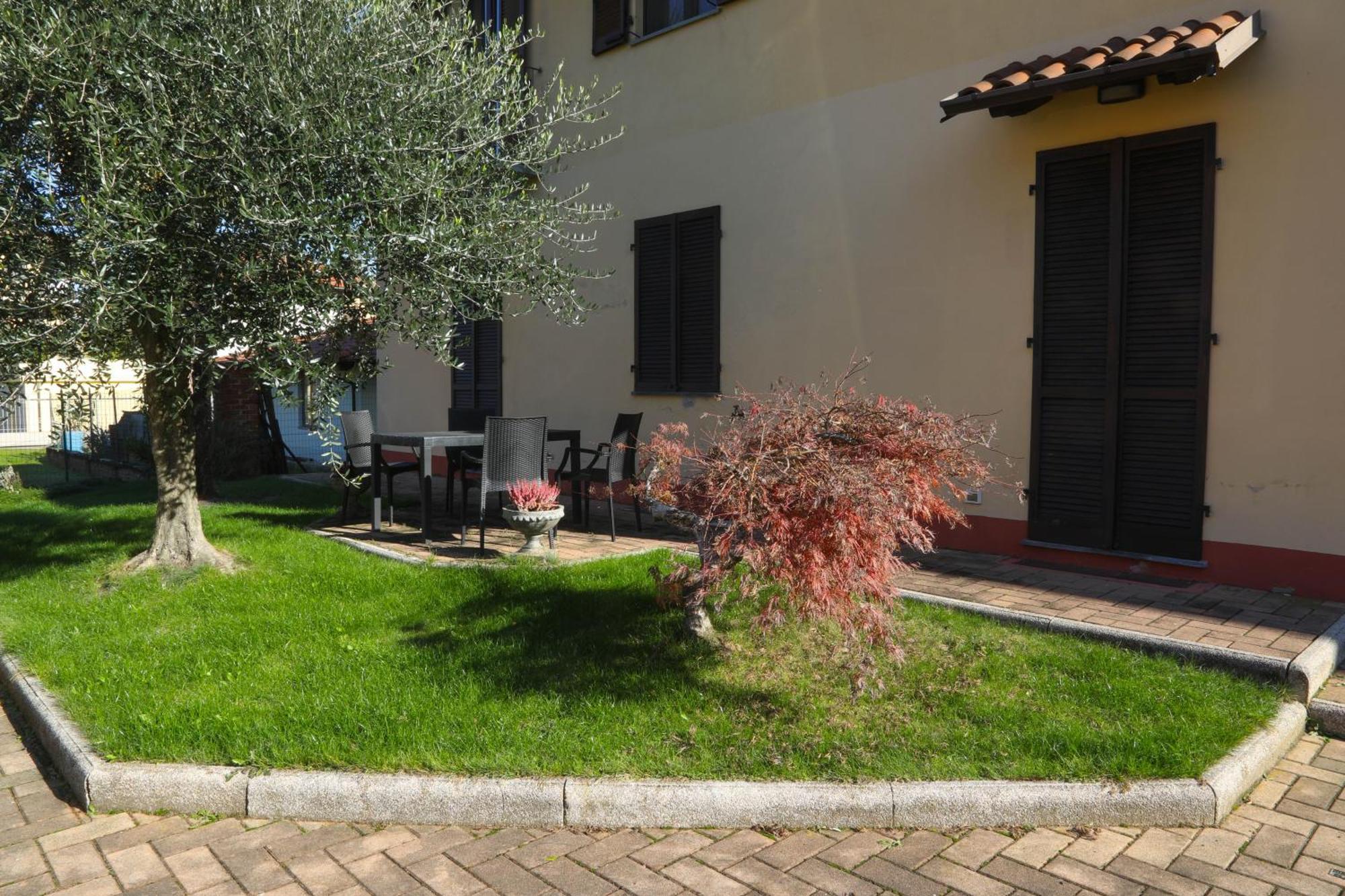 Ferienwohnung La Dimora Di Nonno Piero Manta Exterior foto